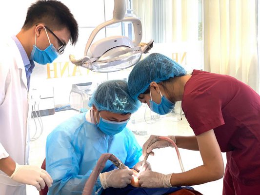 Điều trị tổng quát trong quá trình niềng răng tương đối nhẹ nhàng nên bạn không cần lo lắng quá nhiều Điều trị tổng quát trong quá trình niềng răng tương đối nhẹ nhàng nên bạn không cần lo lắng quá nhiều