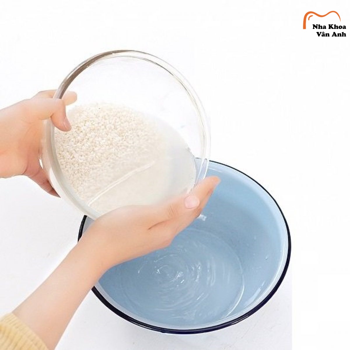 Tẩy trắng răng tại nhà bằng nước vo gạo