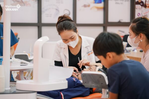 thăm khám nha khoa vân anh 
