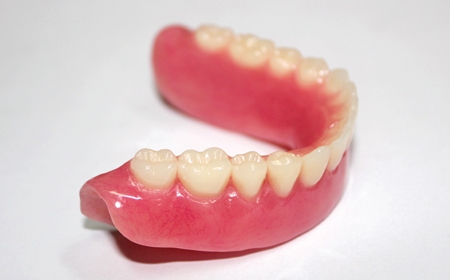 hàm tháo lắp nhựa cứng toàn phần