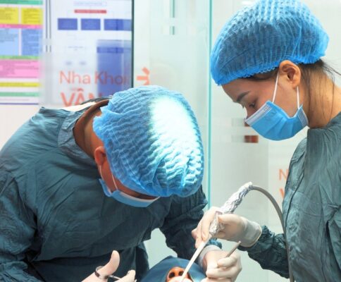 trồng răng implant Nha khoa Vân Anh