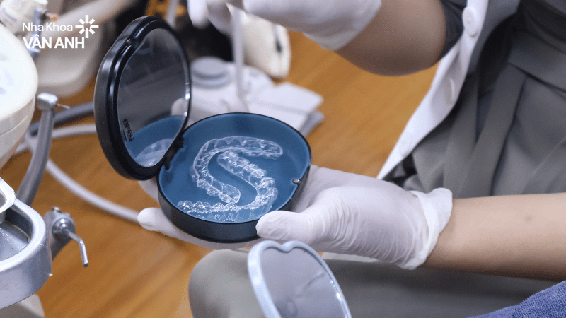 niềng răng trong suốt techlign