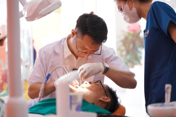 bác sĩ nha khoa vân anh hải dương