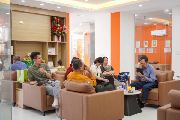 hoạt động khai trương nha khoa vân anh hải dương