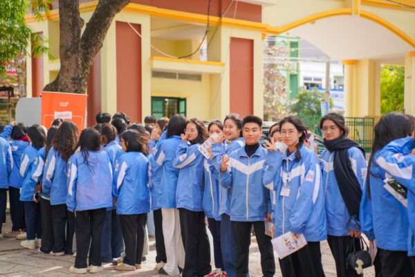 nha khoa vân anh thpt quế võ 1