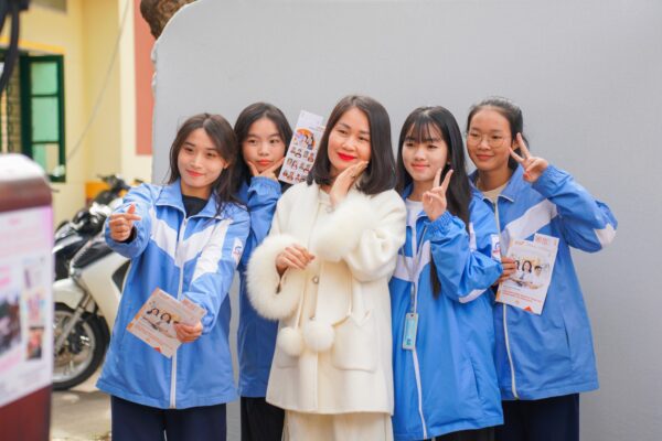 nha khoa vân anh thpt quế võ 1